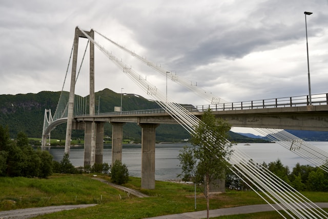 Puente de Triana: historia viva entre dos orillas de Sevilla Puente de Triana