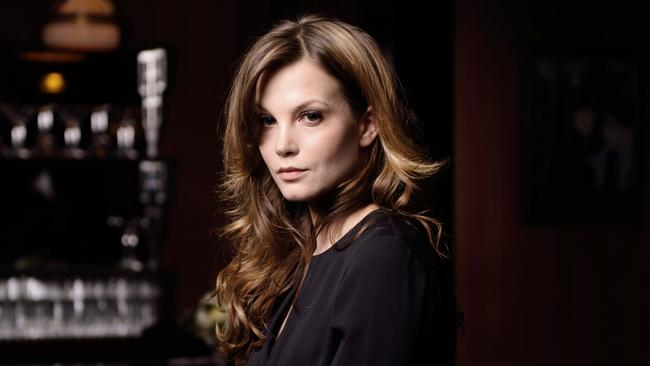 sylvia hoeks